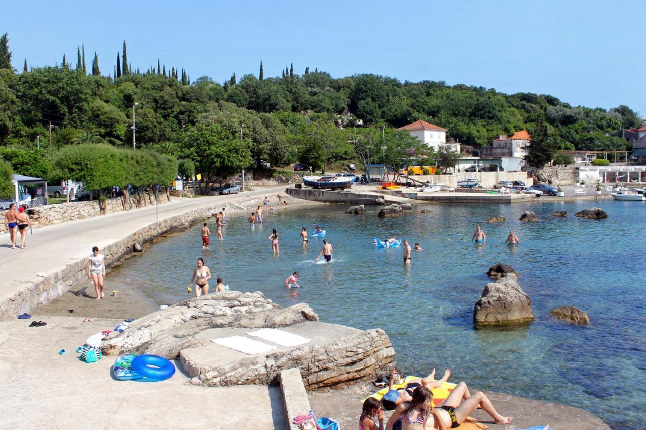 Apartments By The Sea Molunat, Dubrovnik - 8550 ภายนอก รูปภาพ